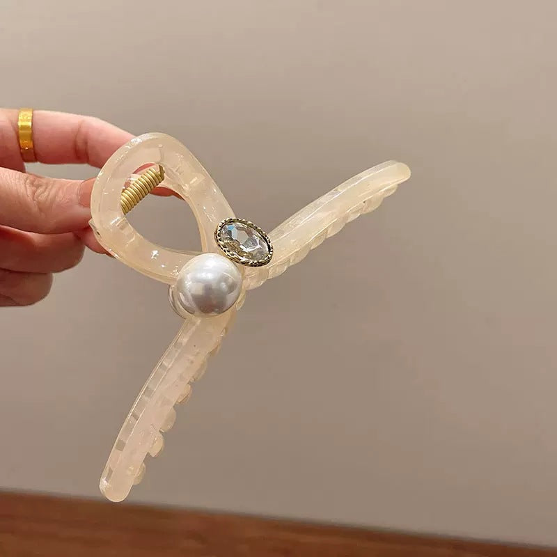 Pearl Accent Geometric Hair Claw Clip view 9