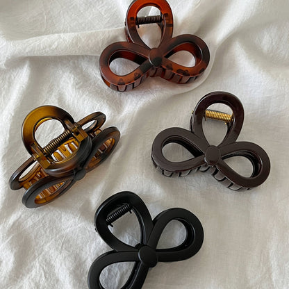 Figure Eight Hair Claw Clip view 2