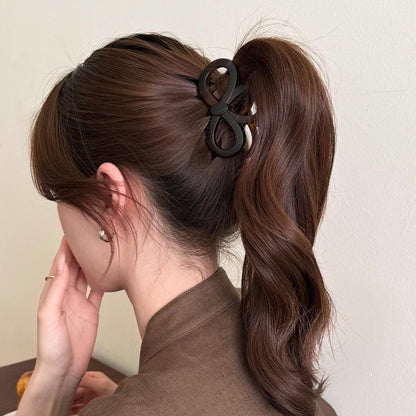 Figure Eight Hair Claw Clip view 4