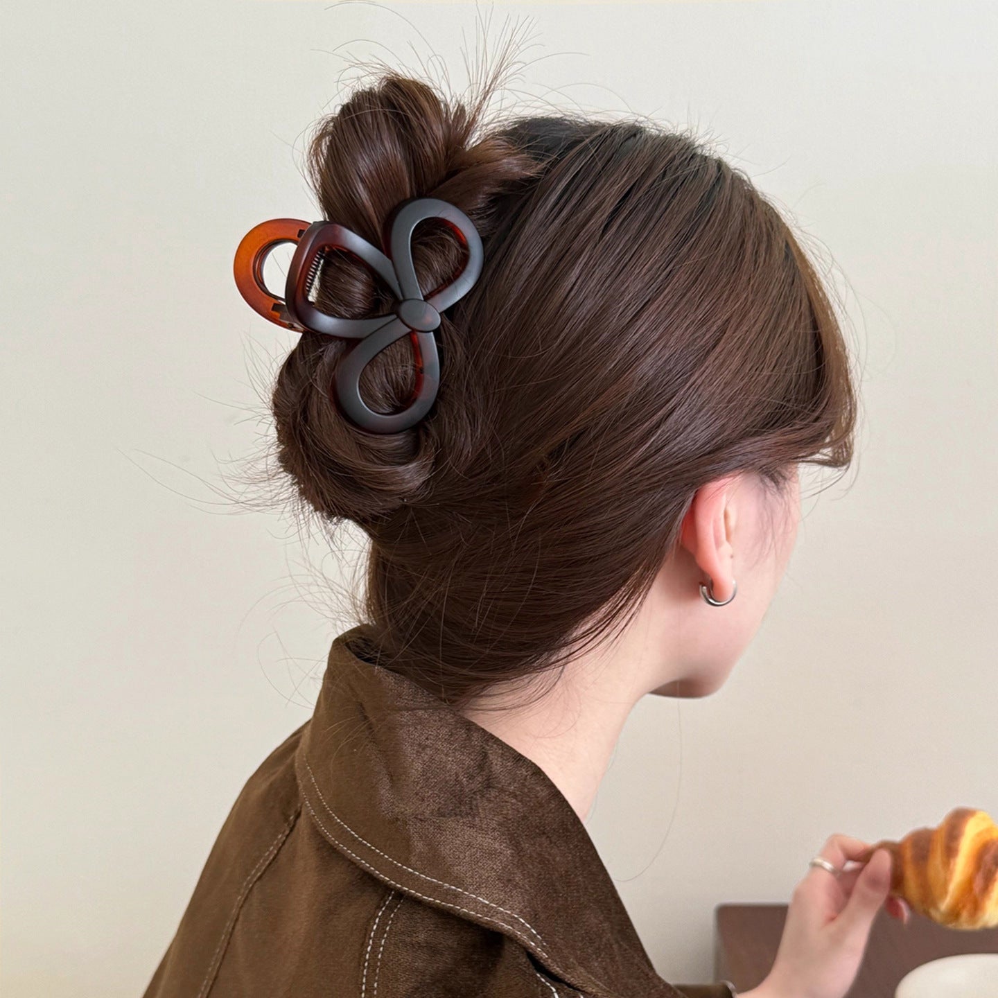Figure Eight Hair Claw Clip