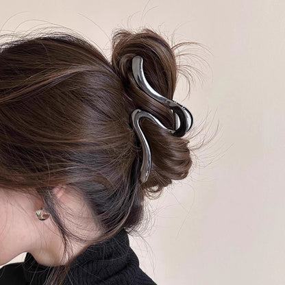 Geometric Metal Wave Hair Claw Clip view 7