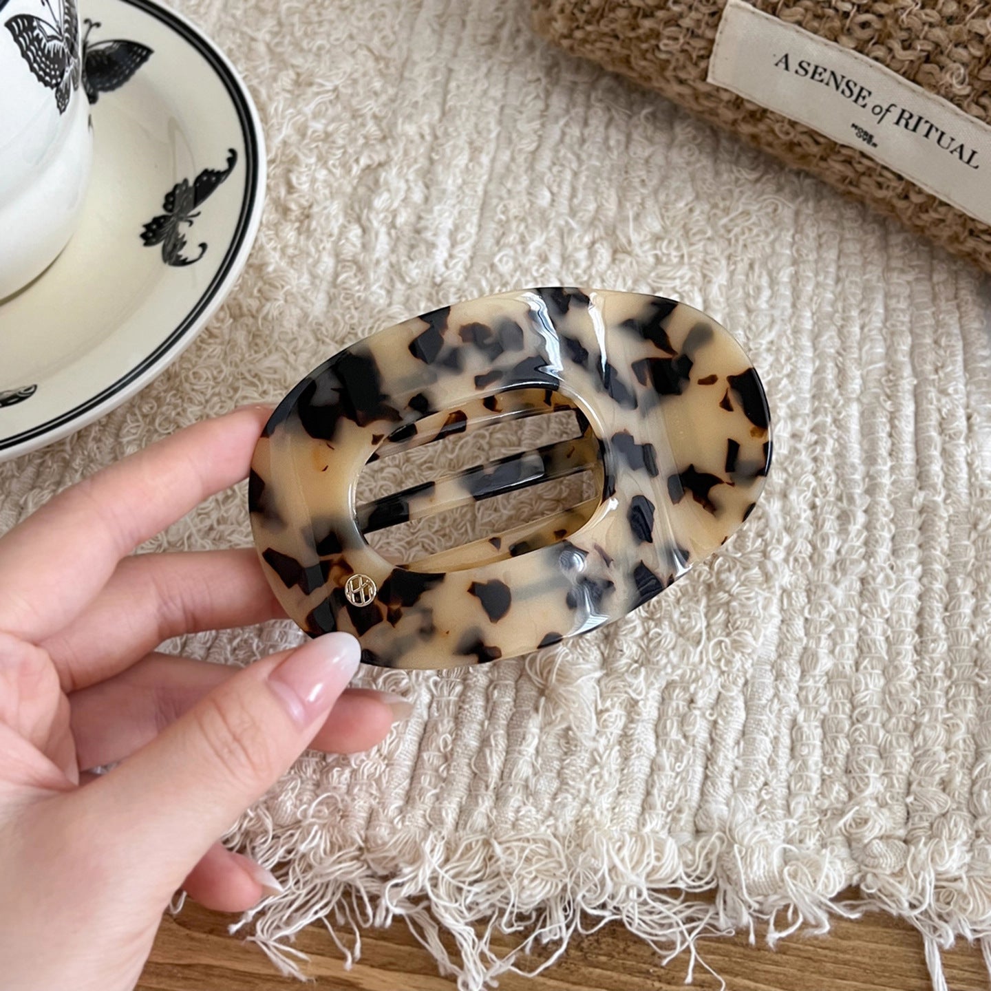 Marbled Oval Hair Claw Clip view 7