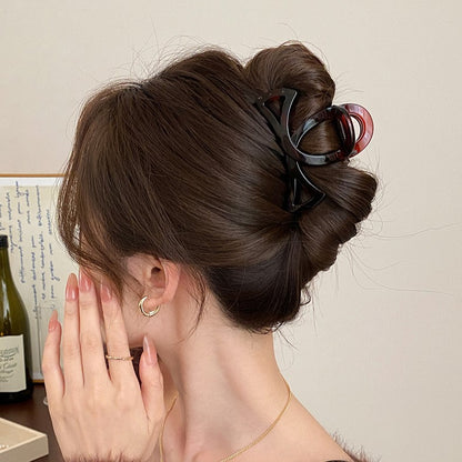 Openwork Medium Hair Claw Clip view 3