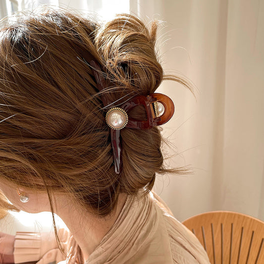 Pearl Cross Hair Claw Clip