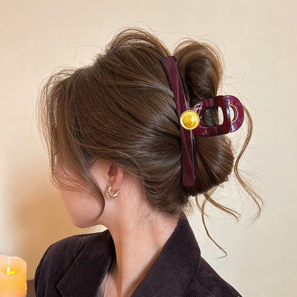 Round Accent Hair Claw Clip view 3