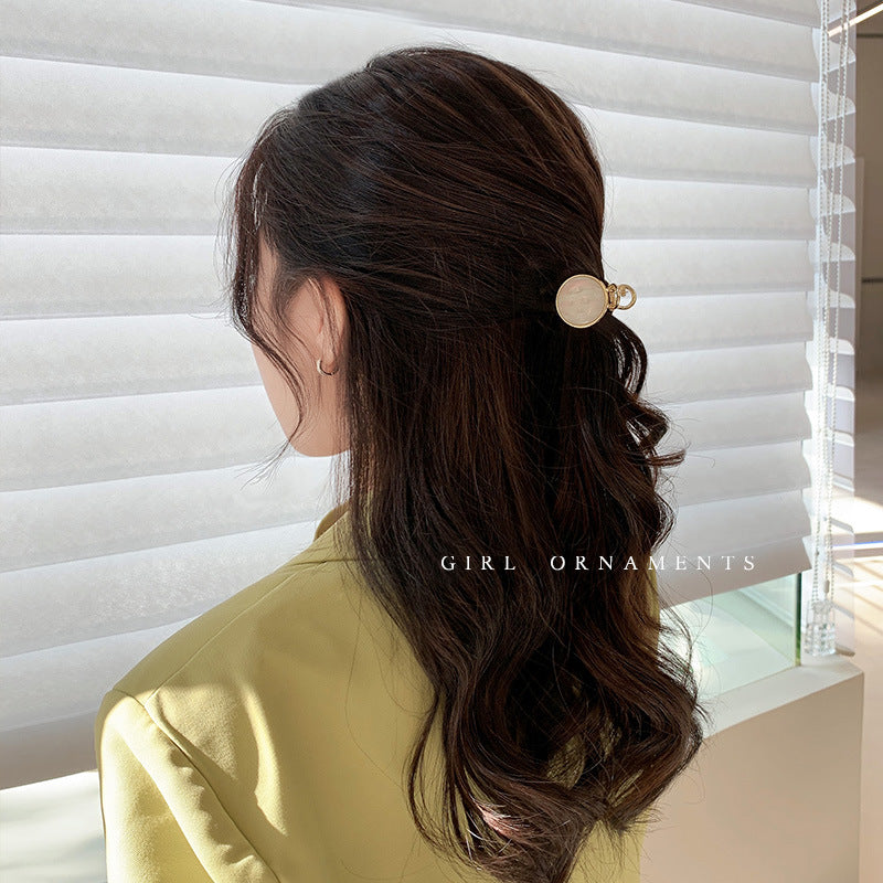 Round Pearl Mini Hair Claw Clip view 3