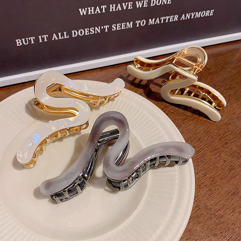 S-Shaped Acetate Hair Claw Clip view 4