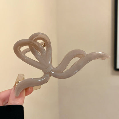 Sculpted Line Hair Claw Clip view 8
