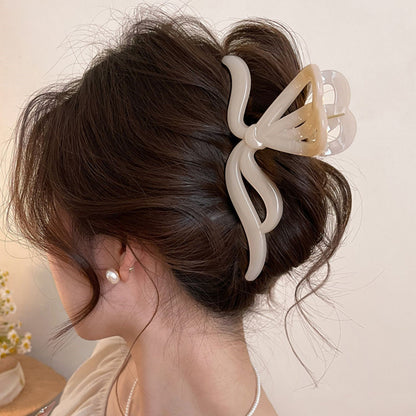 Sculpted Line Hair Claw Clip