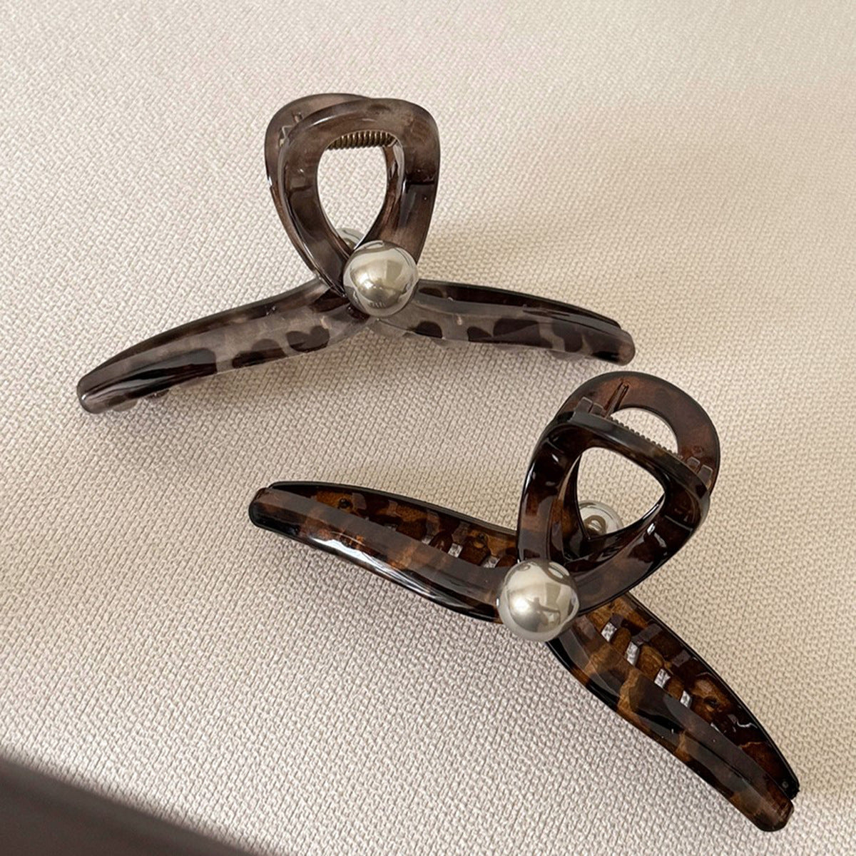 Tortoise Pearl Hair Claw Clip view 2