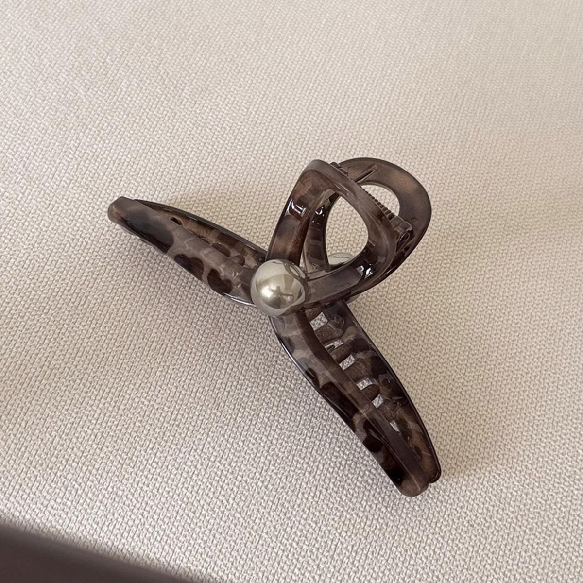 Tortoise Pearl Hair Claw Clip view 7