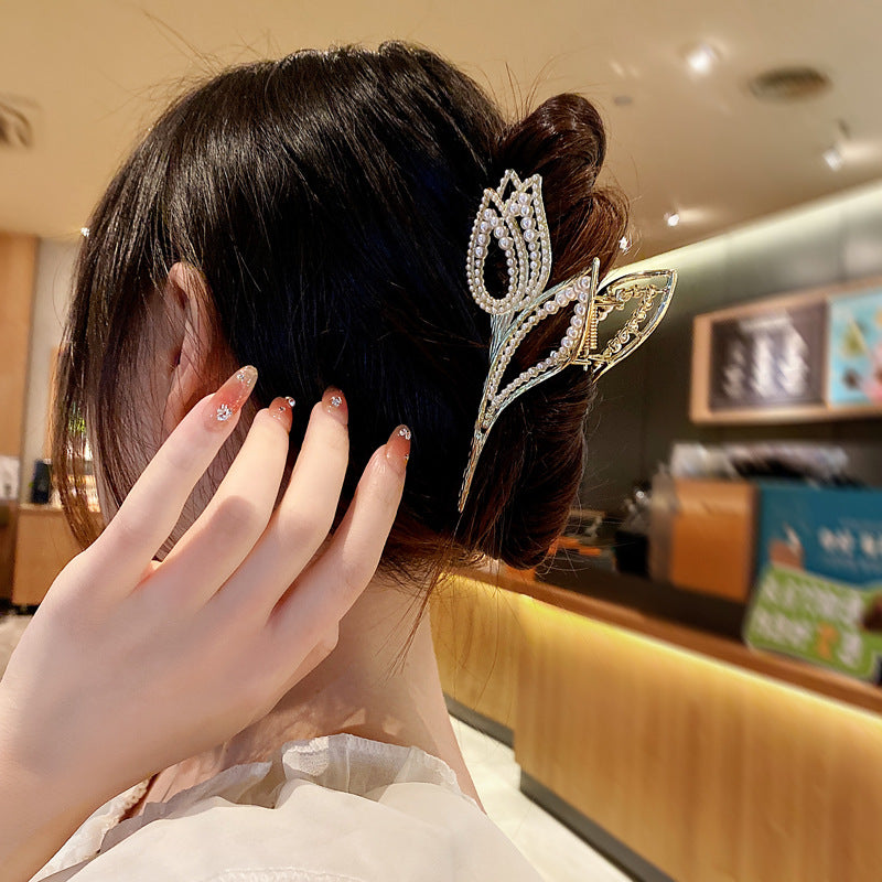 Tulip Pearl Hair Claw Clip