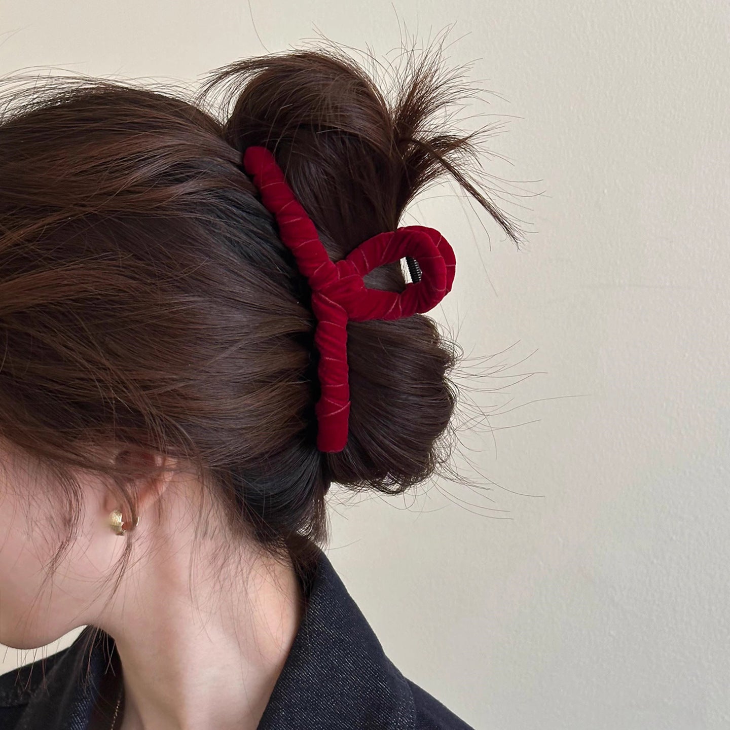 Velvet Cross Hair Claw Clip view 3