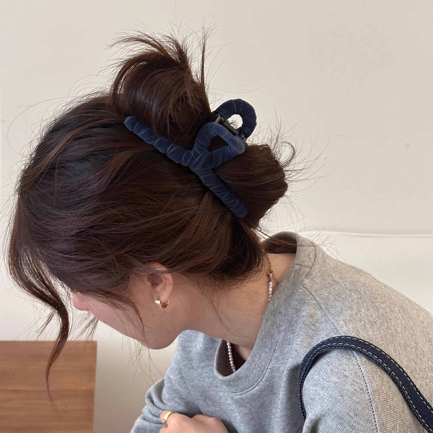 Velvet Cross Hair Claw Clip view 4